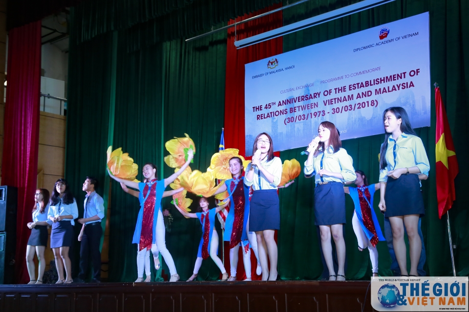 giao luu nghe thuat ky niem 45 nam quan he ngoai giao viet nam malaysia