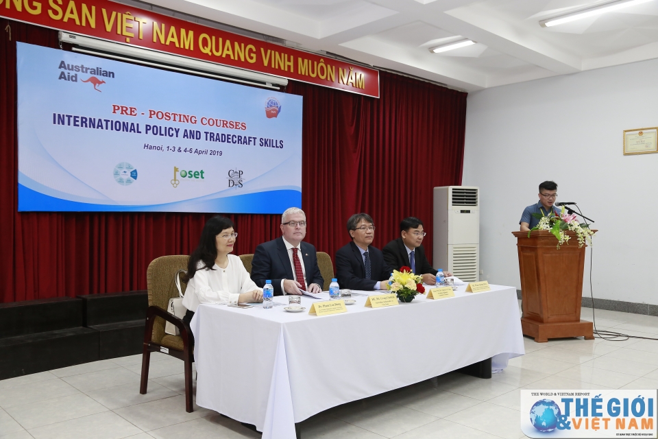 khai giang 2 khoa boi duong chinh sach doi ngoai va cac ky nang ngoai giao