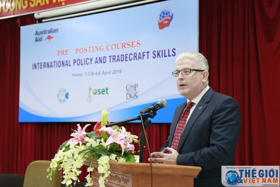 khai giang 2 khoa boi duong chinh sach doi ngoai va cac ky nang ngoai giao