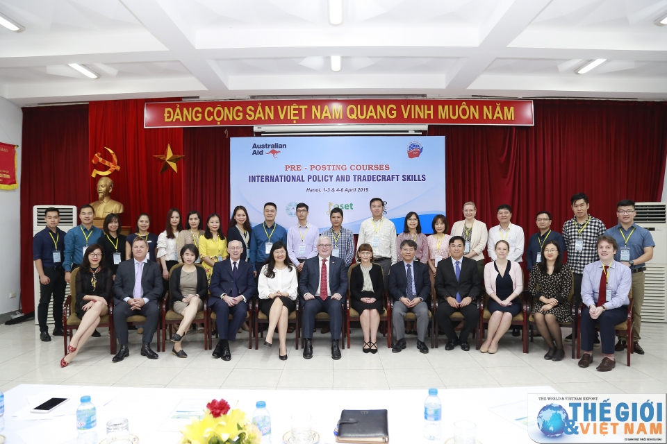 khai giang 2 khoa boi duong chinh sach doi ngoai va cac ky nang ngoai giao