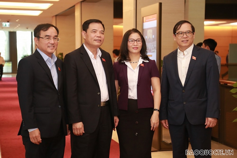 Hình ảnh bên lề Phiên họp Quốc hội sáng ngày 8/4, Kỳ họp thứ 11 Quốc hội Khóa XIV