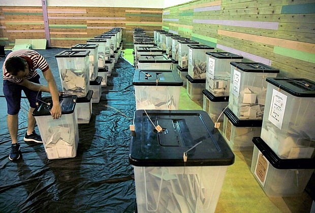 Một điểm bỏ phiếu tại Albania. (Ảnh: EPA)