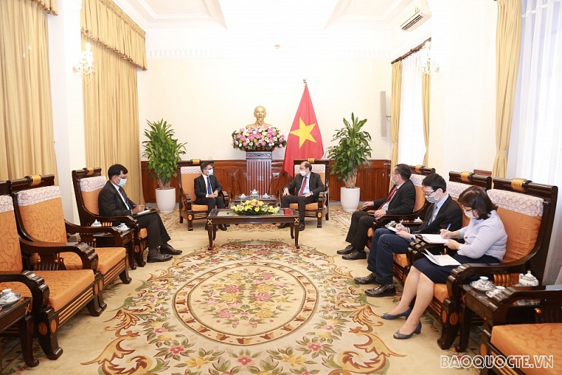 Thứ trưởng Ngoại giao Nguyễn Quốc Dũng tiếp Đại sứ Ấn Độ