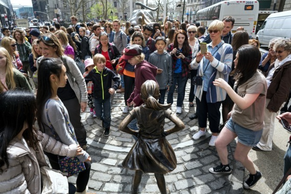 dau la ranh gioi giua nghe thuat cong cong va quang cao