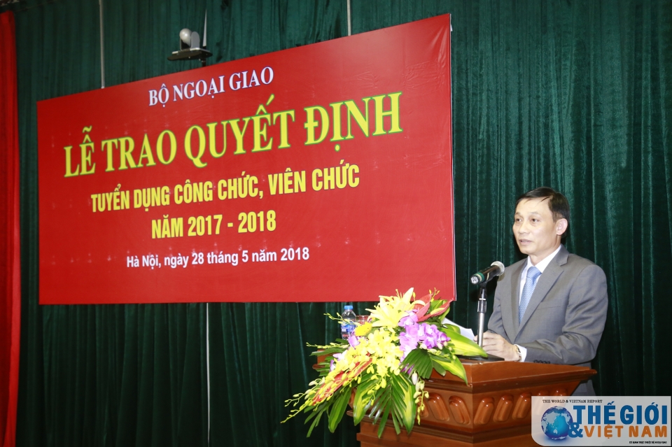 le trao quyet dinh tuyen dung cong chuc vien chuc nam 2017 2018