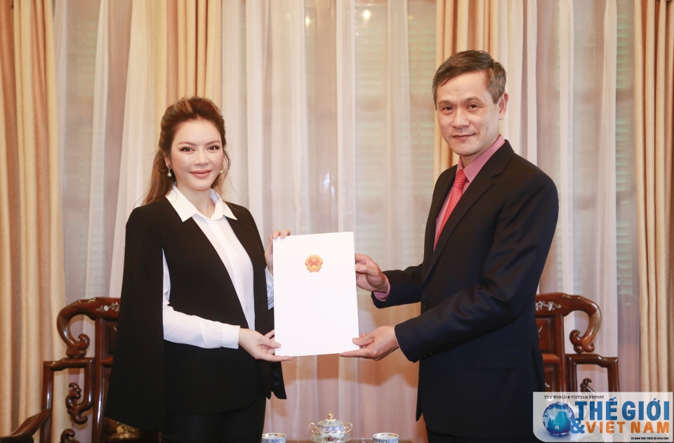 bo ngoai giao trao giay chap nhan lanh su cho ba ly nha ky