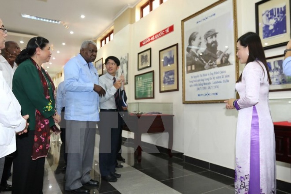 doan dai bieu cap cao quoc hoi cuba tham va lam viec tai ben tre