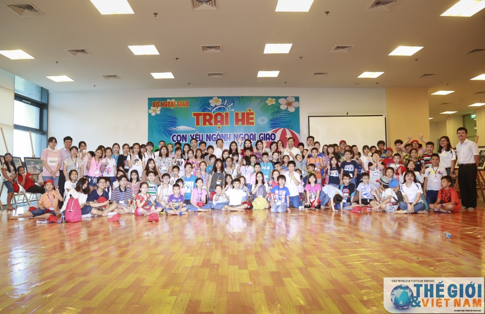 tung bung chuong trinh trai he thieu nhi bo ngoai giao