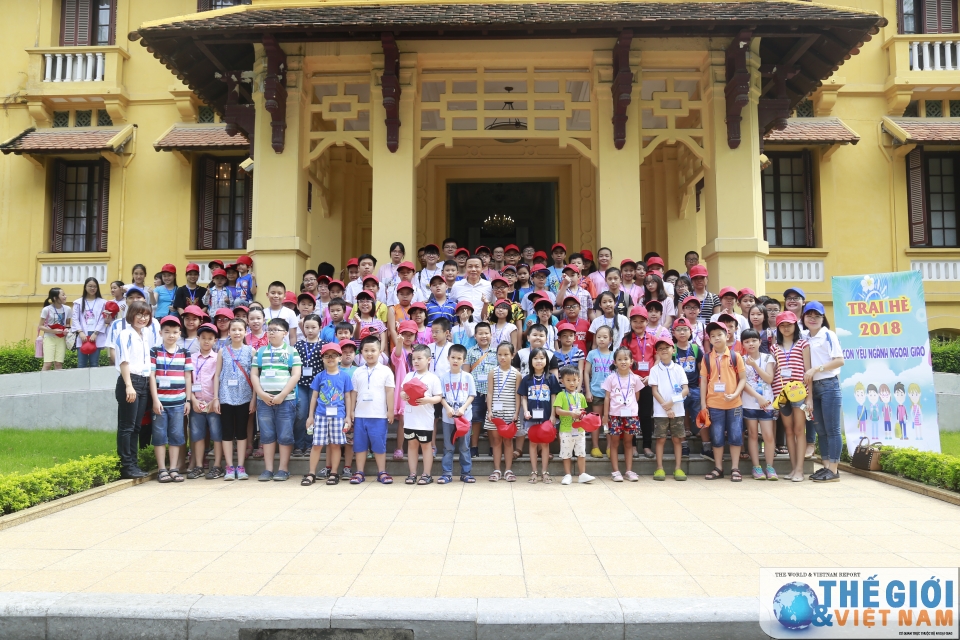 tung bung chuong trinh trai he thieu nhi bo ngoai giao