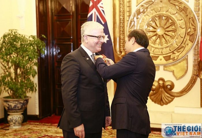 trao tang huan chuong huu nghi cho dai su australia