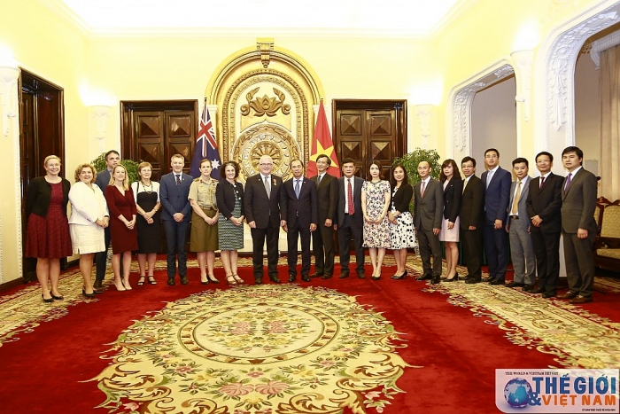 trao tang huan chuong huu nghi cho dai su australia