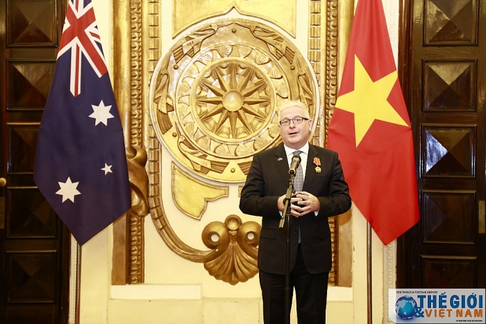 trao tang huan chuong huu nghi cho dai su australia