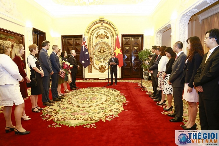 trao tang huan chuong huu nghi cho dai su australia