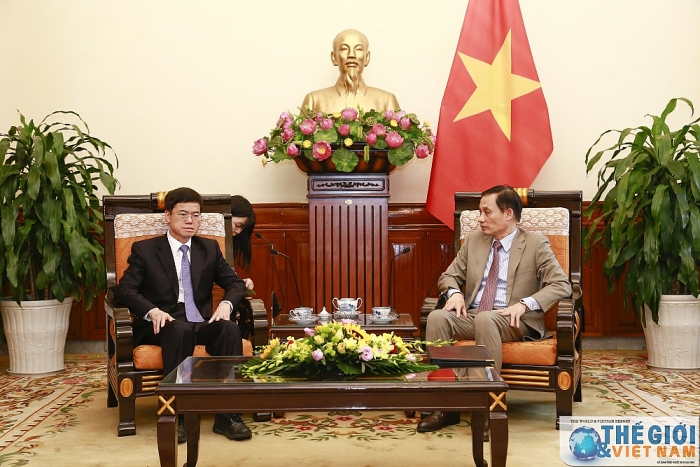 thu truong ngoai giao le hoai trung tiep pho chu nhiem van phong cong tac dai loan