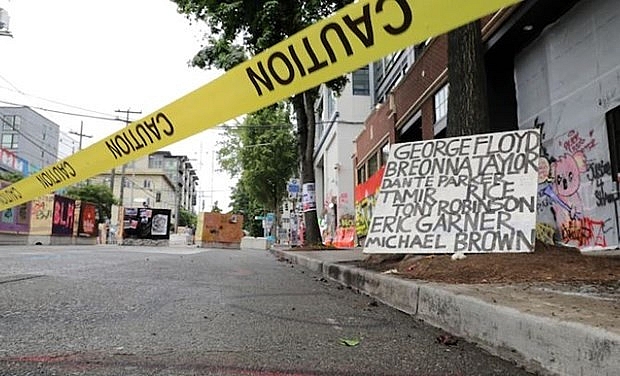 my no sung tai khu vuc bieu tinh o seattle 1 nguoi thiet mang