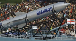 Khai trương trung tâm sửa chữa tên lửa BrahMos ở Ấn Độ