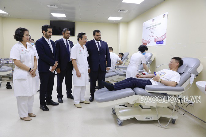 Đại sứ quán Nhà nước Kuwait hiến máu nhân đạo tại Bệnh viện Trung ương Quân đội 108