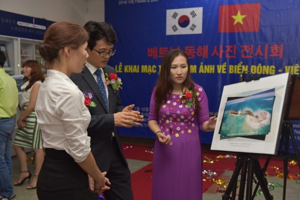 ruc ro sac mau ngay van hoa viet nam tai han quoc