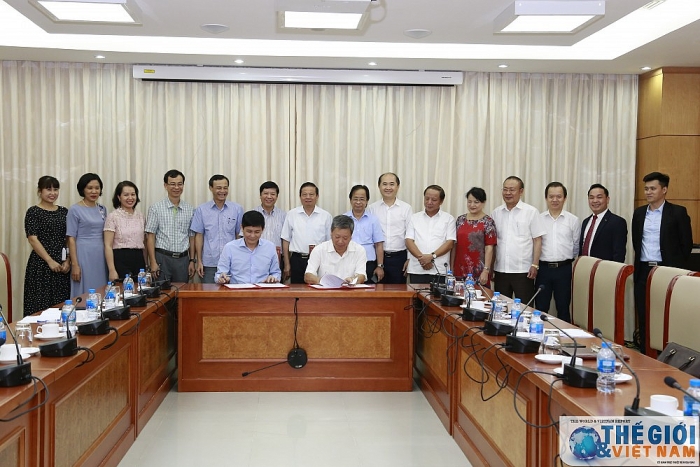 thu truong bo ngoai giao chu tri hop trien khai cuoc van dong xay dung van hoa doanh nghiep viet nam