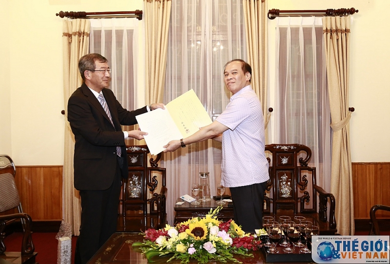 le trao giay chap nhan lanh su cho tong lanh su nhat ban tai tpho chi minh