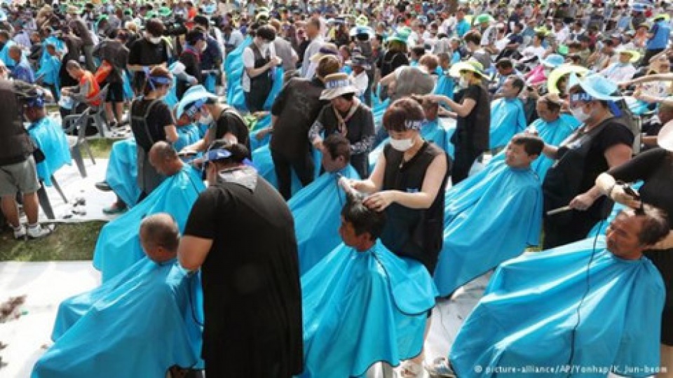 900 người Hàn Quốc cạo trọc đầu phản đối lá chắn tên lửa 900 nguoi han quoc cao troc dau phan doi la chan ten lua