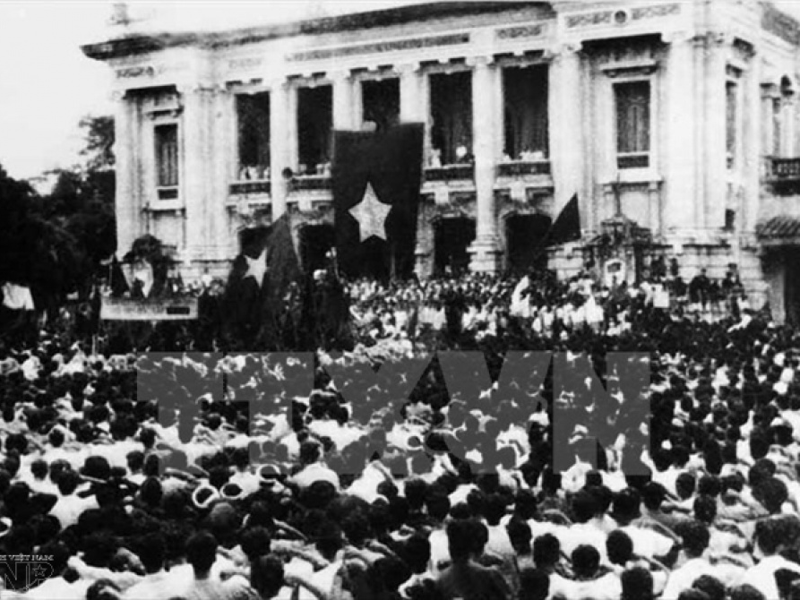 Argentina: Báo chí đưa tin đậm nét về Cách mạng tháng Tám