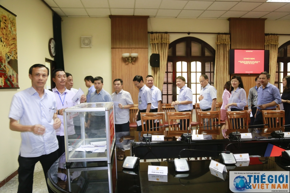 cong doan bo ngoai giao to chuc le quyen gop tien giup nhan dan lao