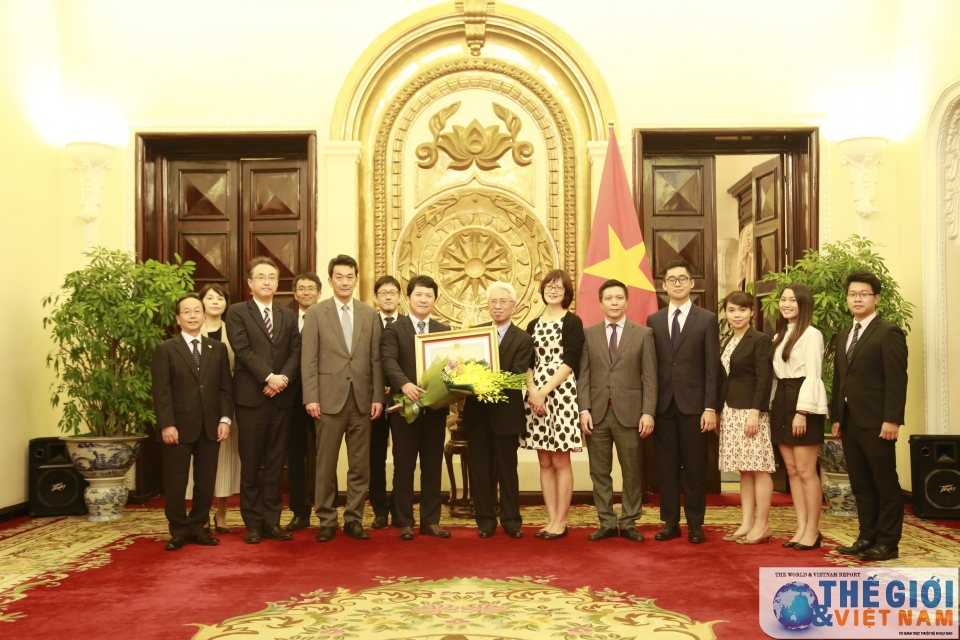 trao huy chuong huu nghi cho cong su dai su quan nhat ban tai viet nam