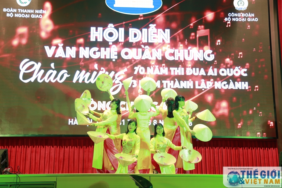 soi dong hoi dien van nghe quan chung bo ngoai giao nam 2018