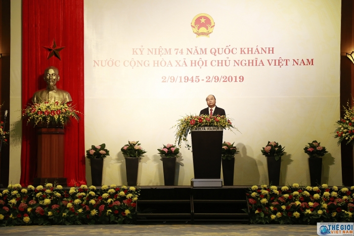 thu tuong va phu nhan chu tri chieu dai nhan ky niem quoc khanh 29