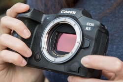 Máy ảnh EOS R5, R6 của Canon gặp lỗi quá tải nhiệt