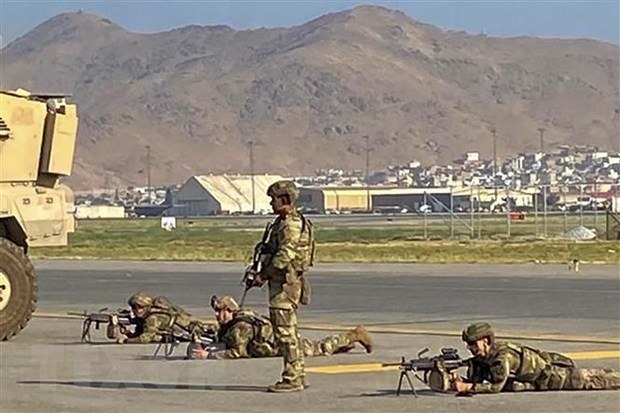  Quân đội Mỹ mở các tuyến đường thay thế tới sân bay Kabul