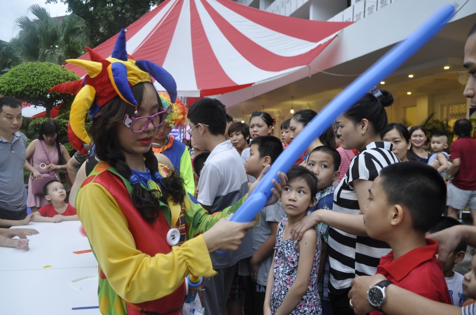 thieu nhi con em can bo bo ngoai giao vui tet trung thu