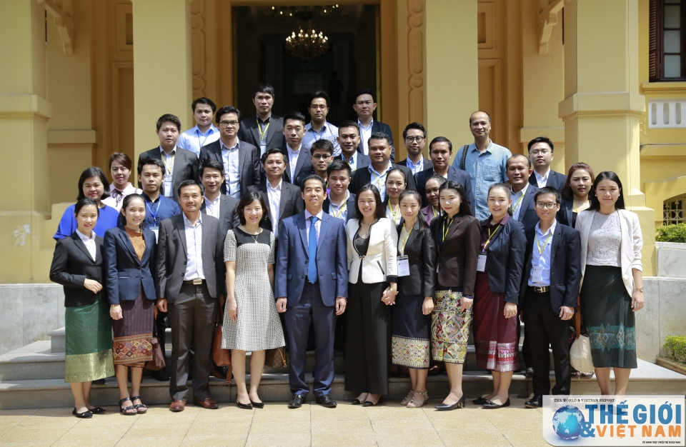 tro ly bo truong bo ngoai giao tiep than mat doan can bo doi ngoai lao