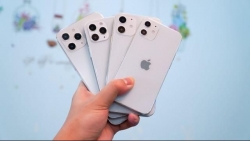 Dân buôn Việt nhận đặt trước iPhone 12 với 'giá trên trời'