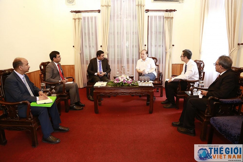 Cục trưởng Cục Lãnh sự trao Giấy Chấp nhận Tổng Lãnh sự Ấn Độ tại TP Hồ Chí Minh cuc truong cuc lanh su trao giay chap nhan tong lanh su an do tai tp ho chi minh