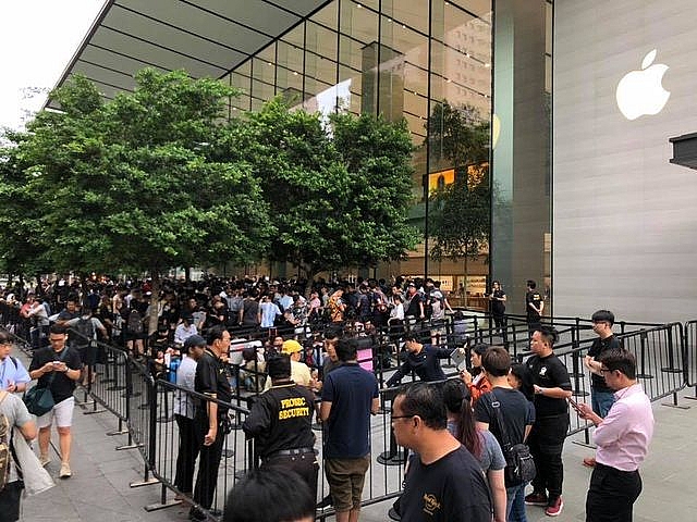 dan buon viet nhan dat truoc iphone 12 doan gia hon 100 trieu dong