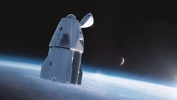SpaceX đưa đội bay không chuyên lên vũ trụ