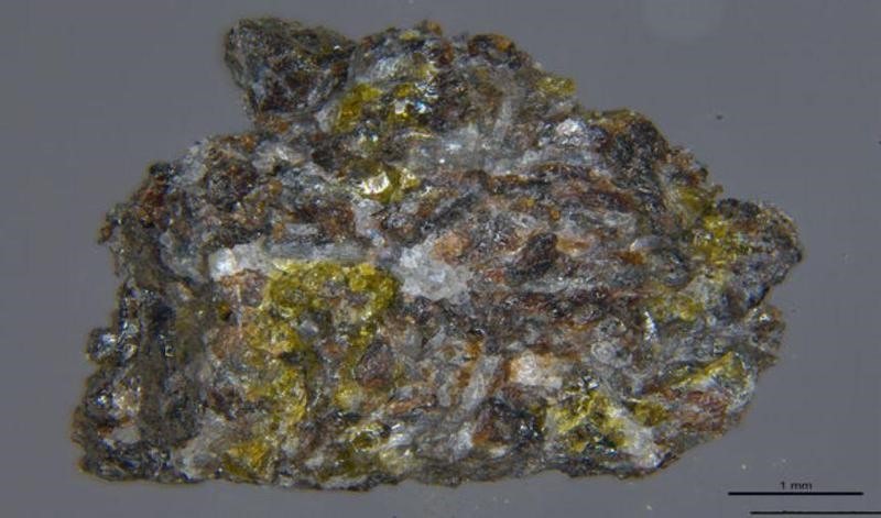 Các nhà khoa học Trung Quốc phát hiện khoáng chất mới trong mẫu đất đá lấy từ Mặt Trăng Các nhà khoa học Trung Quốc phát hiện khoáng chất mới trong mẫu đất đá lấy từ Mặt Trăng