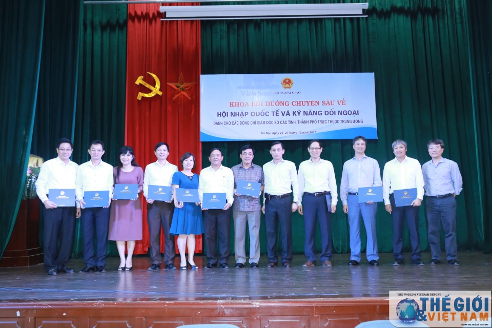 be giang khoa boi duong ky nang doi ngoai danh cho lanh dao so cac dia phuong