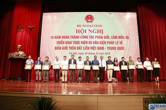 tong ket 10 nam hoan thanh cong tac phan gioi cam moc viet trung