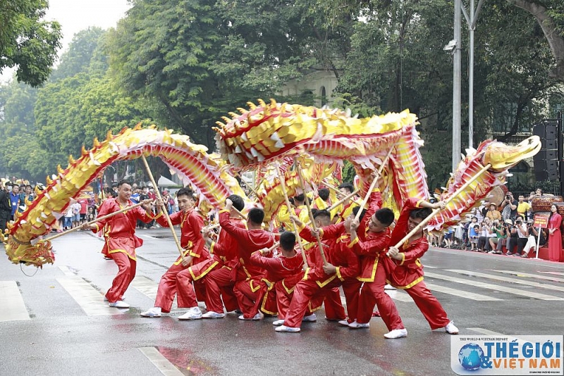 lien hoan mua rong ben ho hoan kiem