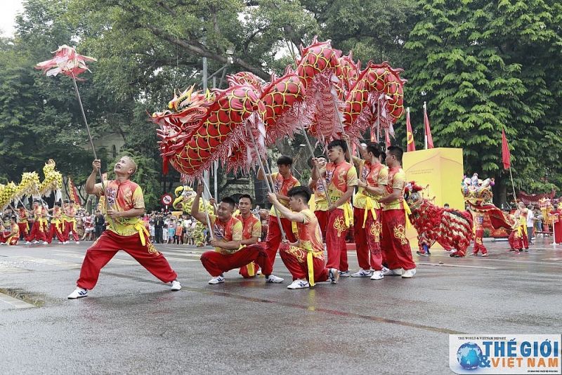 lien hoan mua rong ben ho hoan kiem