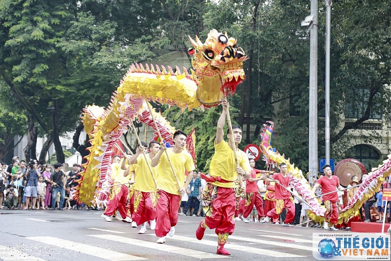 lien hoan mua rong ben ho hoan kiem