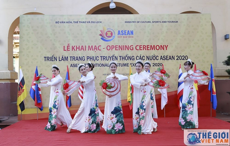 Triển lãm Trang phục truyền thống các nước ASEAN trien lam trang phuc truyen thong cac nuoc asean