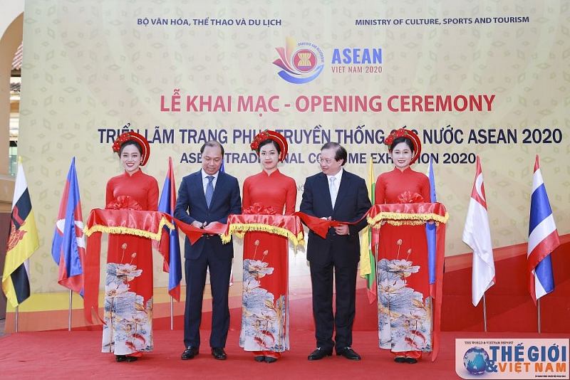 Triển lãm Trang phục truyền thống các nước ASEAN trien lam trang phuc truyen thong cac nuoc asean