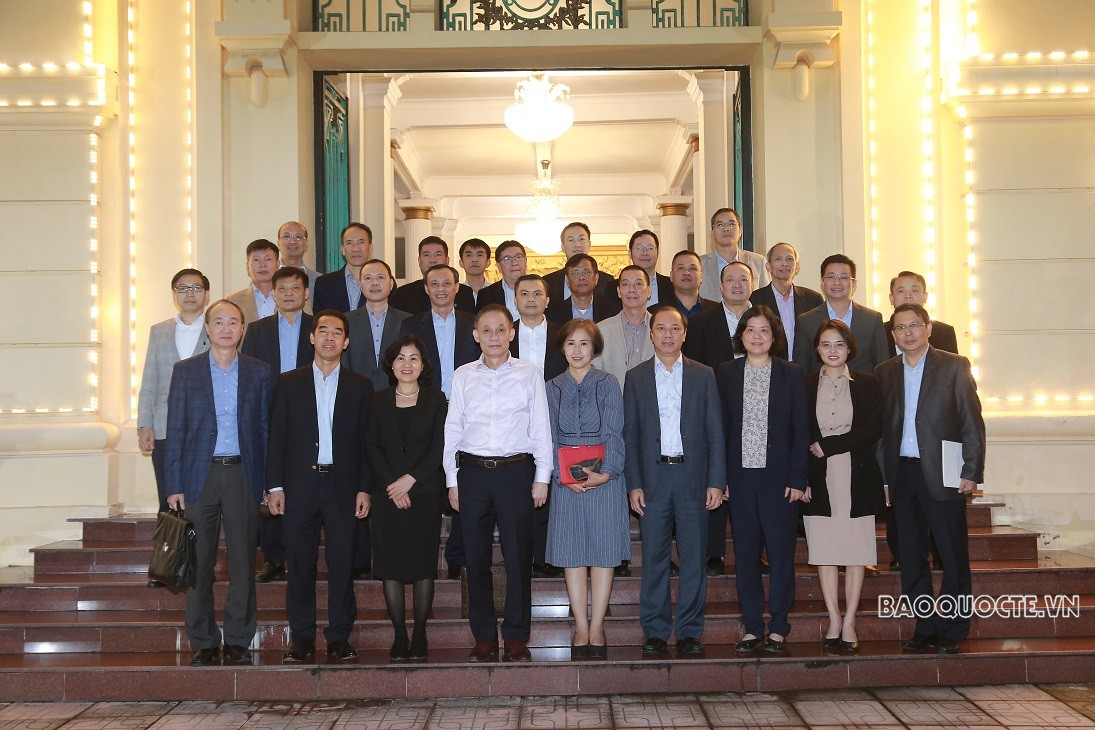 Lãnh đạo Ban Đối ngoại Trung ương tiếp và làm việc với  Đoàn Trưởng Cơ quan đại diện Việt Nam tại nước ngoài nhiệm kỳ 2021-2024