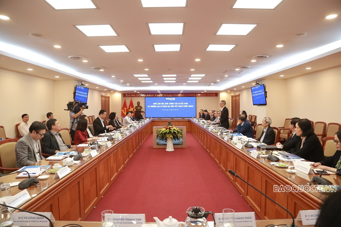 Đoàn Trưởng Cơ quan đại diện Việt Nam ở nước ngoài làm việc tại Thông tấn xã Việt Nam