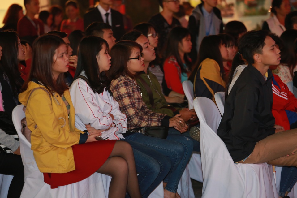 lhp quoc te ha noi chieu phim ngoai troi va bieu dien thoi trang italy