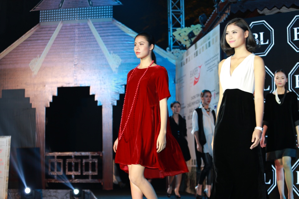 lhp quoc te ha noi chieu phim ngoai troi va bieu dien thoi trang italy